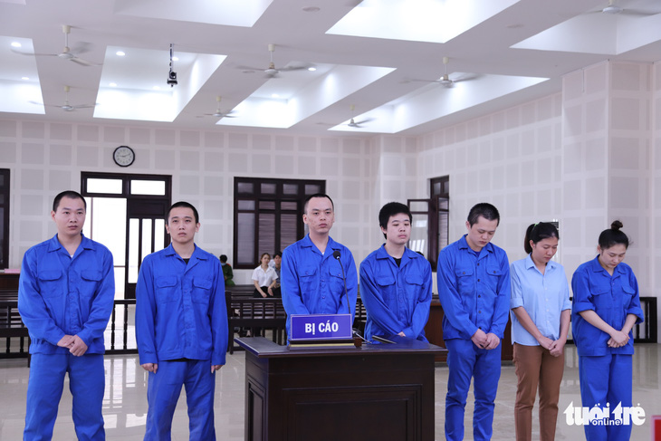 7 người tổ chức cho 14 người Trung Quốc nhập cảnh, ở ‘chui’ tại Đà Nẵng để đánh bạc hầu tòa - Ảnh 3.