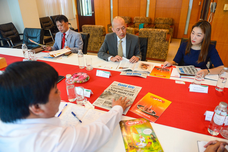 Tổng lãnh sự Hàn Quốc Kang Myong-il thăm báo Tuổi Trẻ - Ảnh 3.
