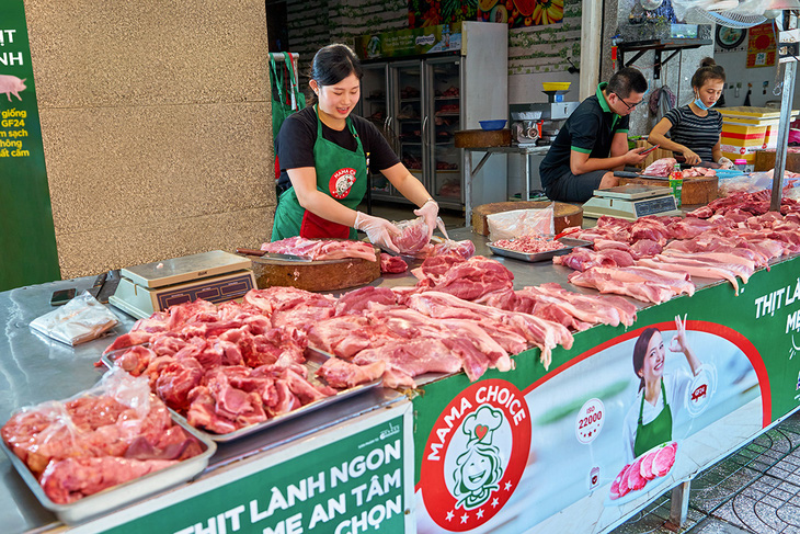 Đi chợ truyền thống vẫn có thể mua được thịt lành, ngon - Ảnh 1.