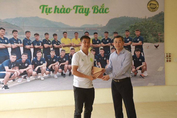 Cựu tuyển thủ Lê Quốc Vượng làm HLV trưởng CLB bóng đá Hòa Bình - Ảnh 1.