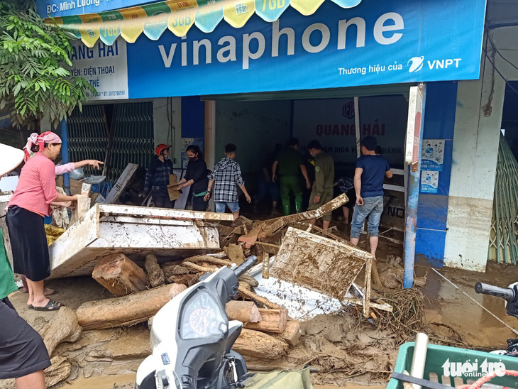 Lũ ống trong đêm ở Lào Cai, ít nhất 2 người chết, 1 người mất tích - Ảnh 3.