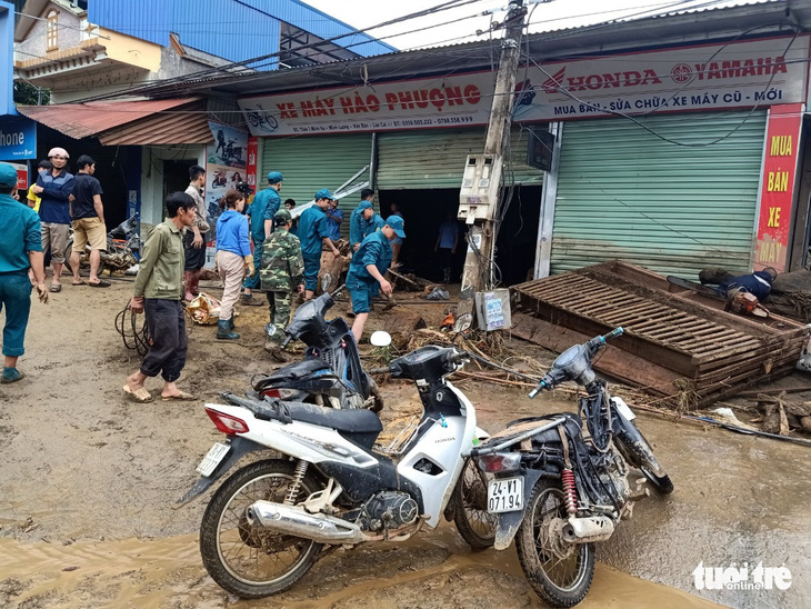 Lũ ống trong đêm ở Lào Cai, ít nhất 2 người chết, 1 người mất tích - Ảnh 5.