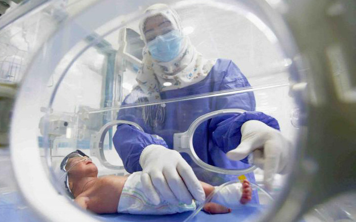 Mẹ mang thai có thể truyền kháng thể ngừa virus corona cho con