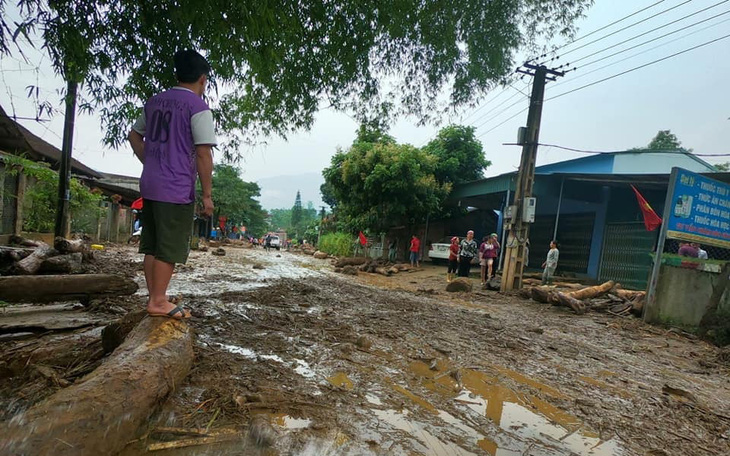 Lũ ống trong đêm ở Lào Cai, ít nhất 2 người chết, 1 người mất tích