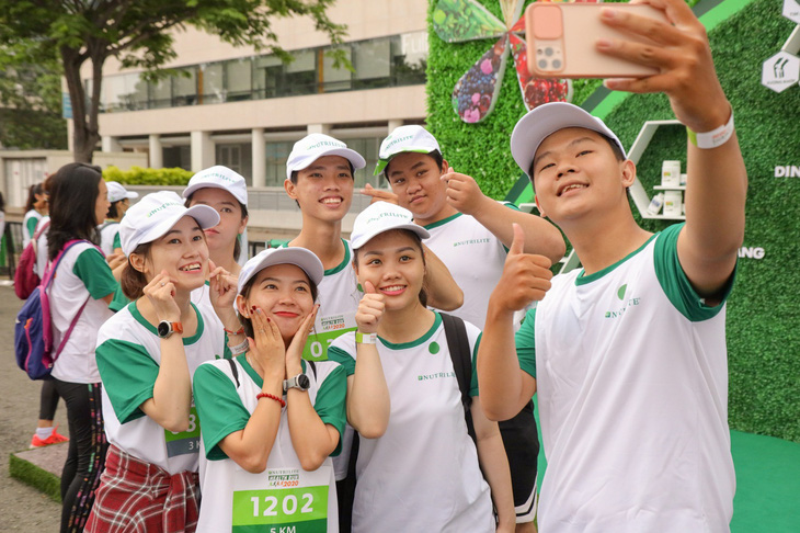 Nutrilite lan tỏa thông điệp sức khỏe ý nghĩa trong ngày hội chạy bộ - Ảnh 2.
