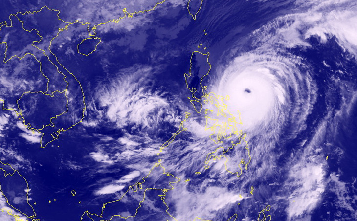Siêu bão Surigae ít có khả năng vào Biển Đông - Ảnh 1.