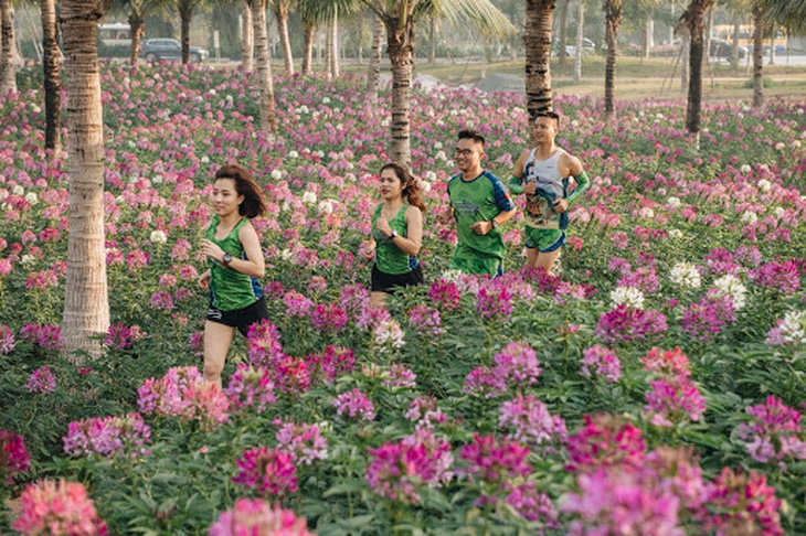 Cung đường chạy marathon đẹp như mơ tại Ecopark - Ảnh 5.