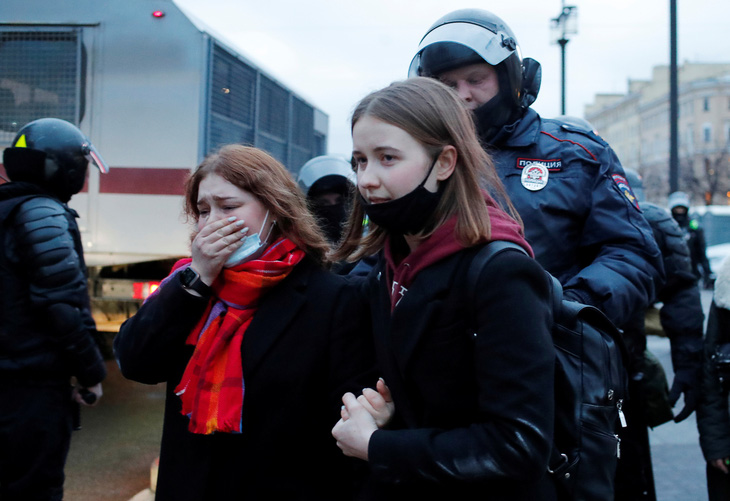 Nga bắt hơn 1.700 người biểu tình ủng hộ ông Alexei Navalny - Ảnh 1.
