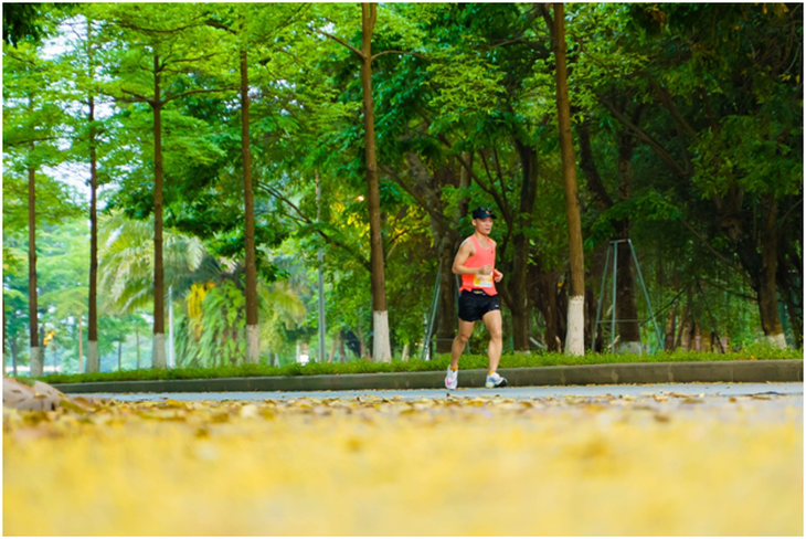 Chạy marathon trên cung đường ngập sắc xanh ở đô thị Ecopark - Ảnh 13.