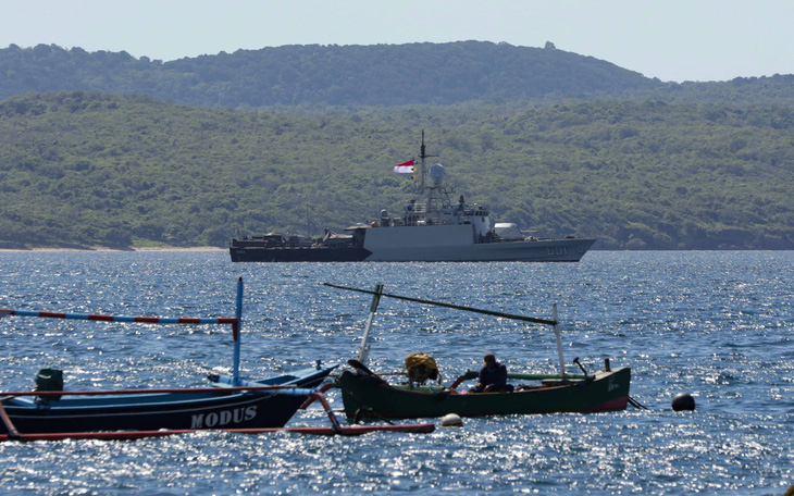 Cứu tàu ngầm Indonesia: còn nước còn tát - Ảnh 1.