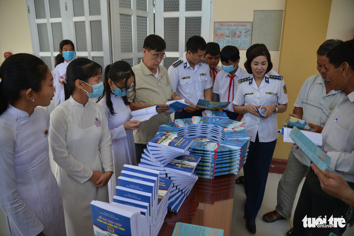 Nhiều hoạt động Nghĩa tình biên giới, biển đảo của cảnh sát biển Việt Nam - Ảnh 3.