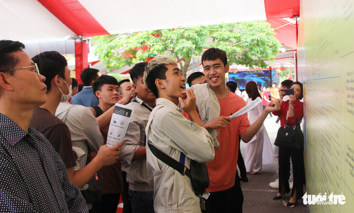 Hà Nội tổ chức phiên giao dịch việc làm: Gần 1.000 việc làm cho học sinh, sinh viên - Ảnh 2.