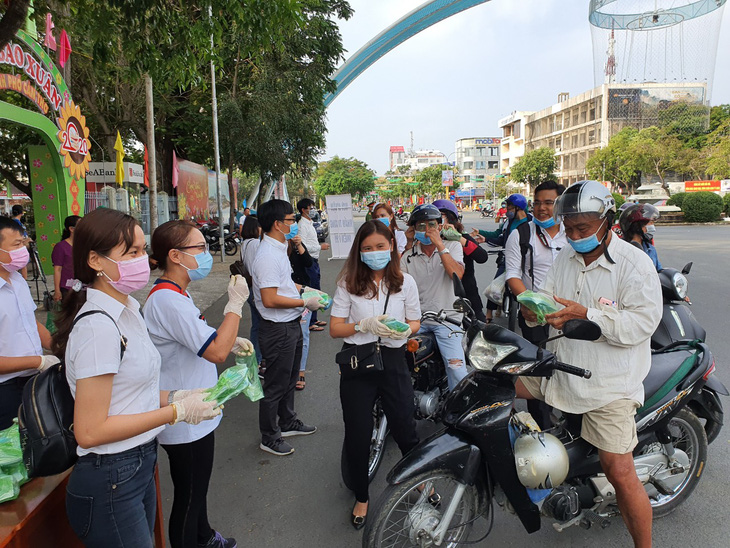 Cần Thơ cảnh giác cao với COVID-19, Tây Ninh xử lý nghiêm xuất nhập cảnh trái phép - Ảnh 1.