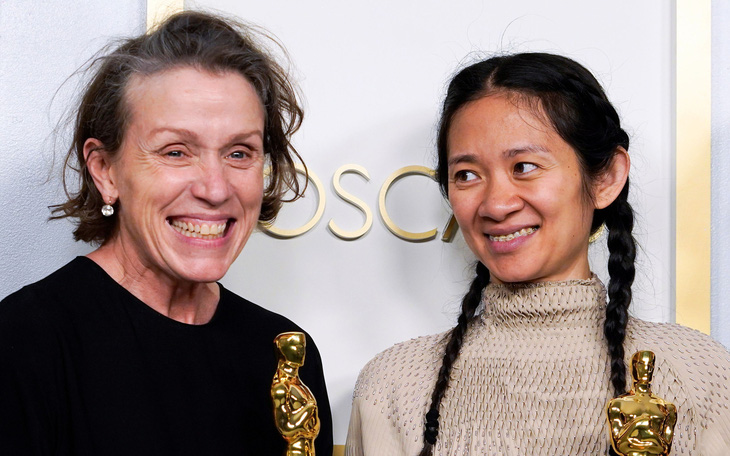 Oscar 2021: Nomadland giành 3 tượng vàng cho phim, đạo diễn và nữ chính xuất sắc