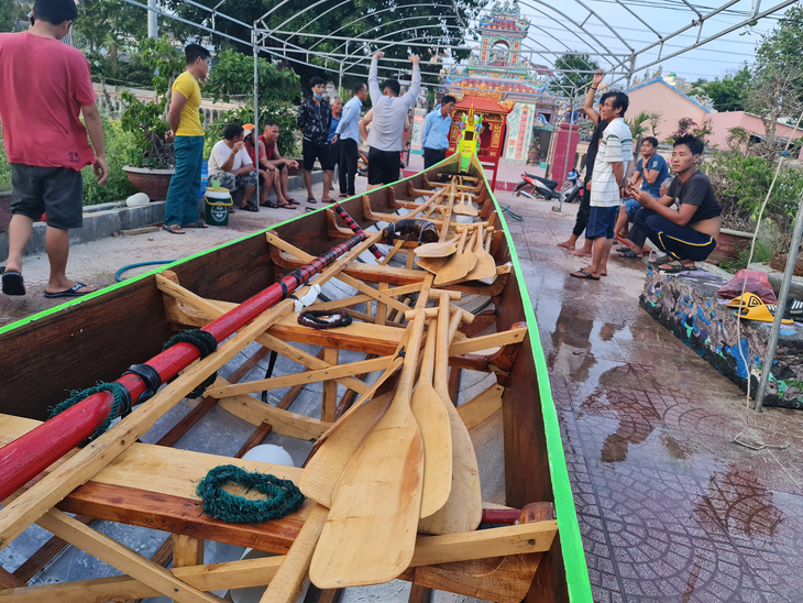 Gần 200 năm lễ hội đua thuyền Lý Sơn, hôm nay là di sản quốc gia - Ảnh 8.