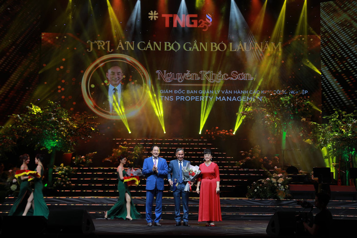 Đêm nhạc kỷ niệm 25 năm đầy cảm xúc của Tập đoàn TNG Holdings Vietnam - Ảnh 3.