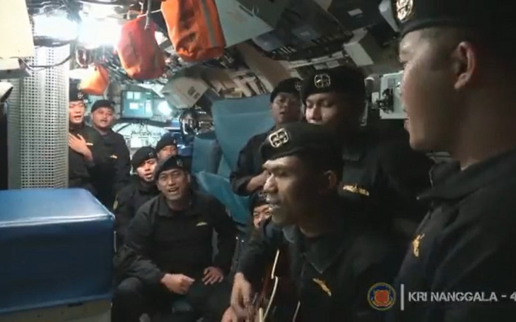 Xuất hiện video thủy thủ tàu ngầm Indonesia hát bài 