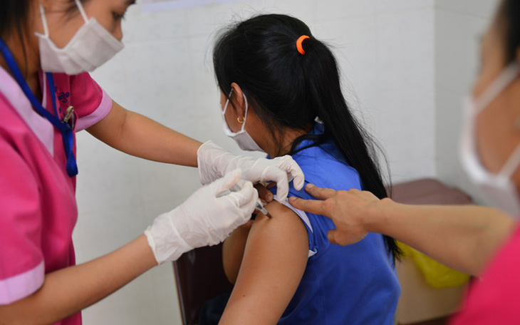 Campuchia tiêm vắc xin cho toàn dân ở Phnom Penh, cả người nước ngoài