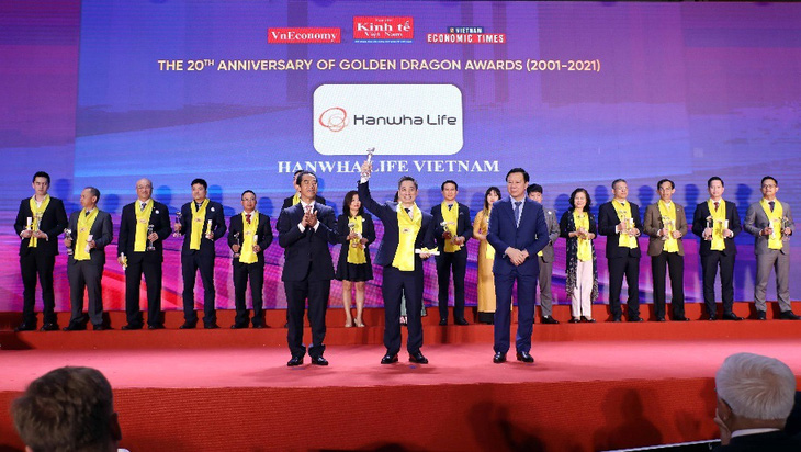 Hanwha Life Việt Nam vinh dự nhận giải thưởng Rồng Vàng 2021 - Ảnh 1.