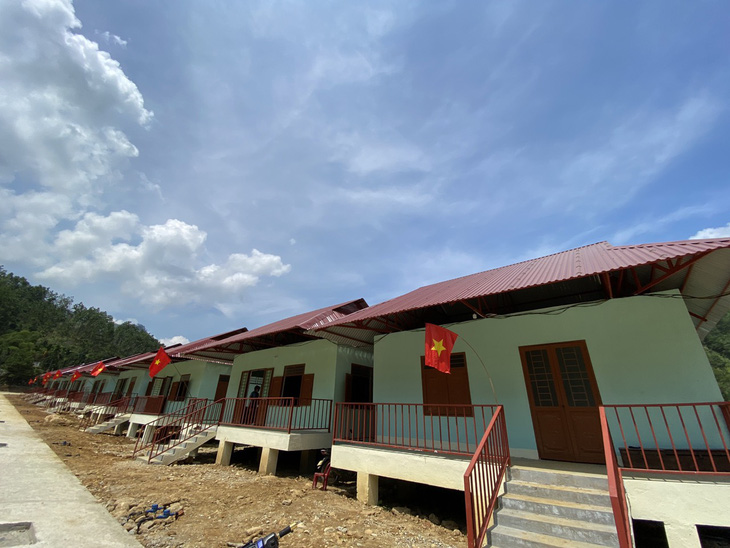 Dân vùng sạt lở, lũ quét Trà Leng có nhà mới, khu dân cư 6ha xây trong 5 tháng - Ảnh 1.