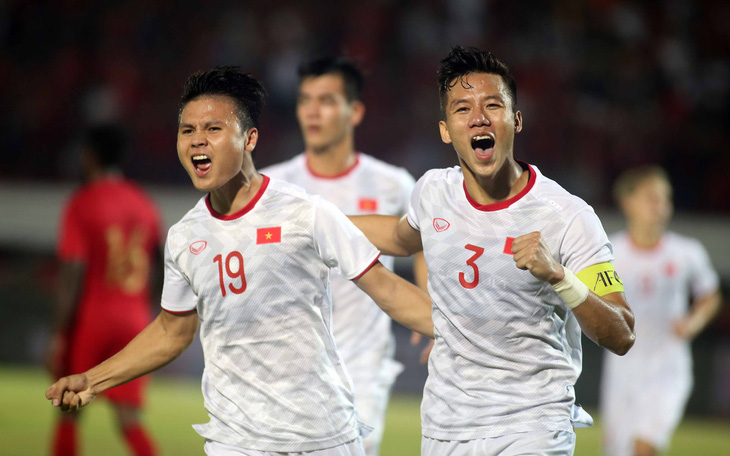 Đội tuyển Việt Nam thi đấu vòng loại World Cup 2022 vào giữa đêm
