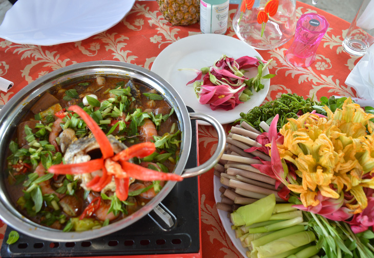 Lẩu mắm và mật ong rừng U Minh vào top 100 món ăn đặc sản Việt Nam - Ảnh 2.
