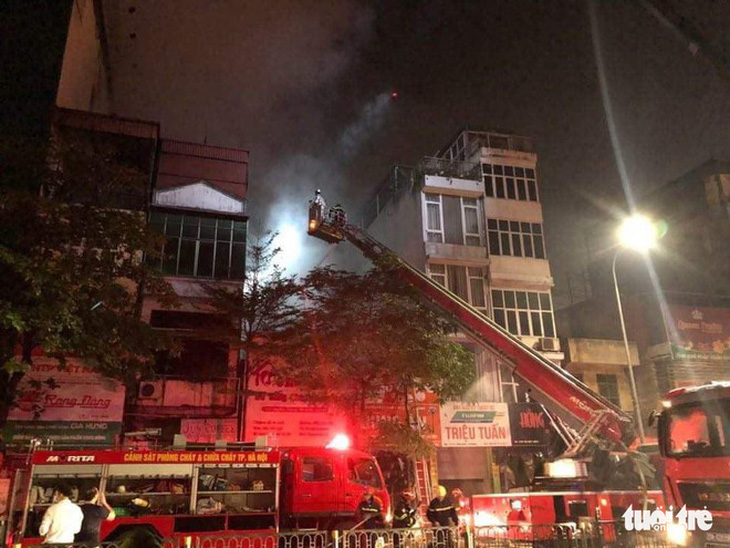 Cháy cửa hàng đồ sơ sinh ở Hà Nội: 4 người thiệt mạng - Ảnh 1.