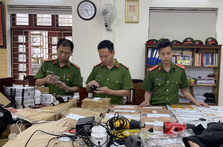 Phá kho công nghệ cờ gian bạc lận, thấy mà choáng - Ảnh 2.