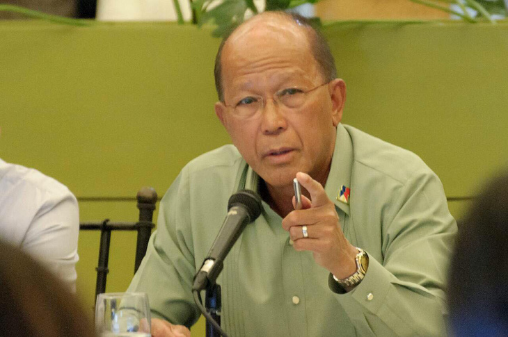 Vụ đá Ba Đầu: Philippines khẩu chiến sứ quán Trung Quốc, nói gửi công hàm phản đối mỗi ngày - Ảnh 1.
