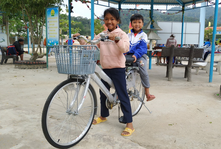 AEON Việt Nam hỗ trợ phục hồi trường học cho tỉnh Quảng Nam - Ảnh 4.