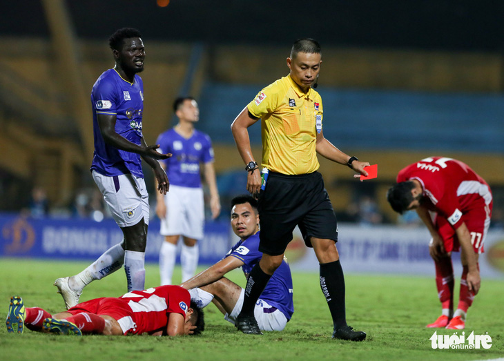 HLV Hà Nội FC: Thẻ đỏ dành cho Đức Huy quá nặng - Ảnh 1.