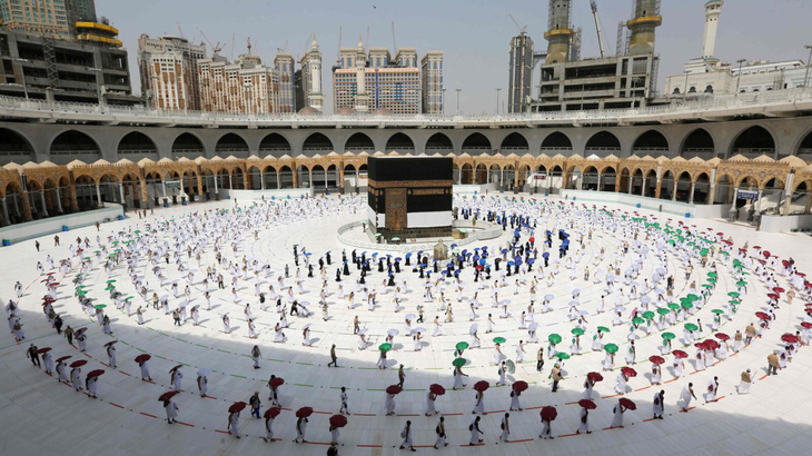 Saudi Arabia: Người miễn dịch với COVID-19 được hành hương đến Mecca - Ảnh 1.