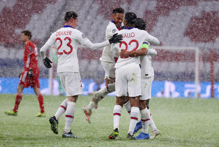 PSG thắng Bayern trong bộ phim bom tấn tôn vinh Mbappe - Ảnh 2.