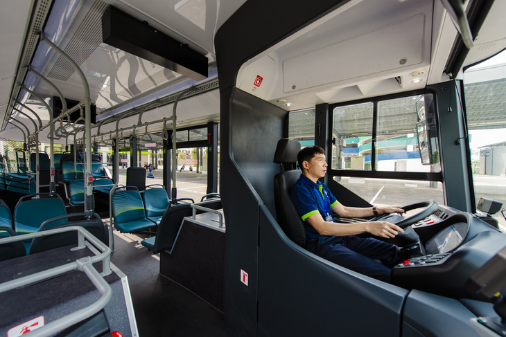Xe buýt điện thông minh đầu tiên của Việt Nam chính thức lăn bánh - Ảnh 5.