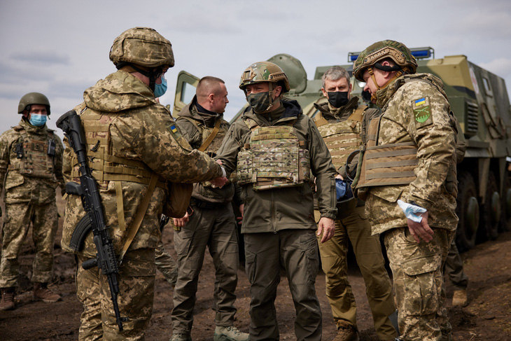 Mỹ nói binh sĩ Nga ‘đông chưa từng thấy’ ở biên giới với Ukraine, Đức yêu cầu rút quân - Ảnh 1.