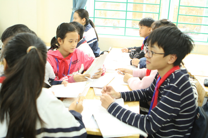Học sinh Hà Nam dừng đến trường hết ngày 9-5, chuyển sang học trực tuyến - Ảnh 1.