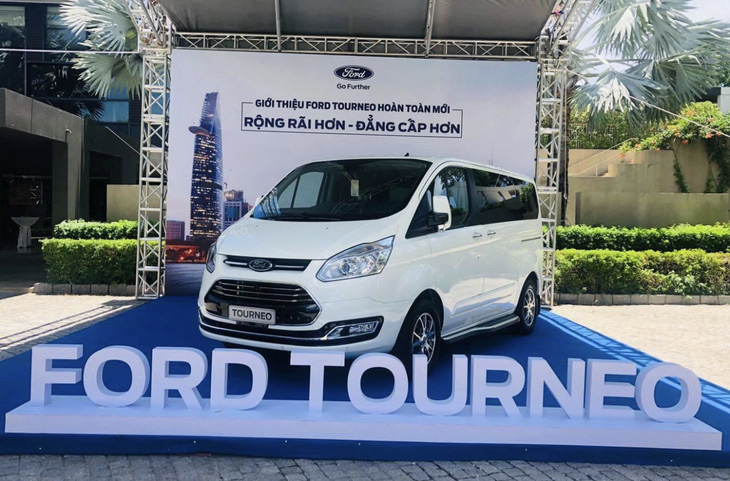 Ford ngưng lắp ráp dòng xe Tourneo tại Việt Nam vì ế ẩm do dịch COVID-19 - Ảnh 1.