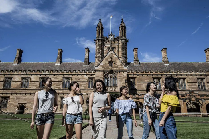 Sức hút của Australia đối với sinh viên quốc tế giảm do chính sách đóng cửa biên giới - Ảnh 1.