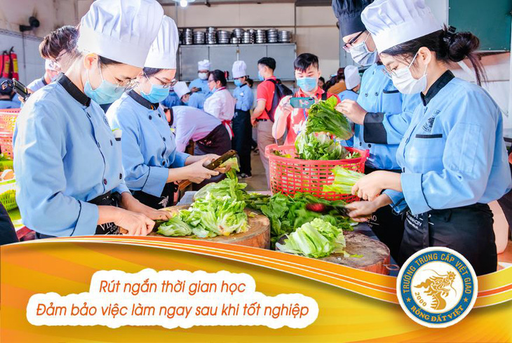 Phụ huynh mạnh dạn cho con em học Trung cấp Việt Giao - Ảnh 2.