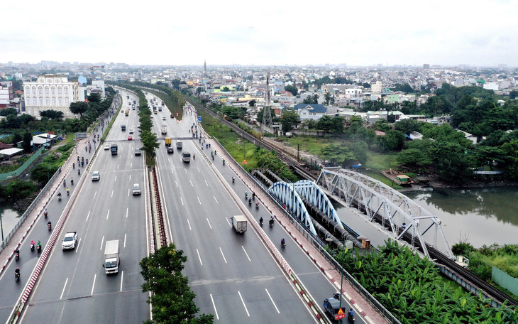 Tháo điểm nghẽn cho TP.HCM bứt phá