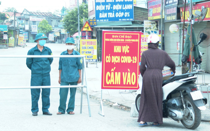 Đùng đùng băng ruộng vào xã bị phong tỏa do COVID-19 để... đánh ghen