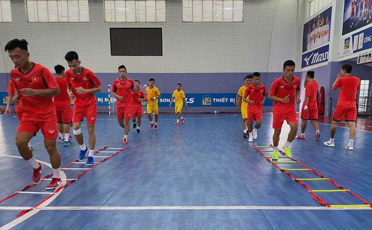 Tuyển futsal Việt Nam lên đường sang UAE chinh phục vé dự World Cup 2021 - Ảnh 2.