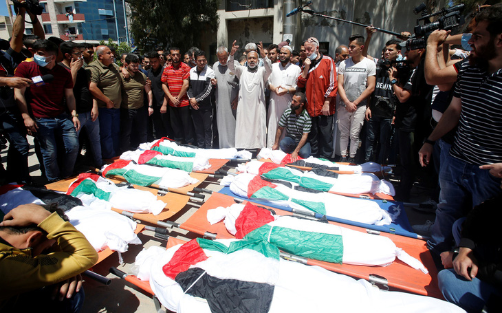 Gia đình 10 người Palestine chết thảm vì tên lửa Israel