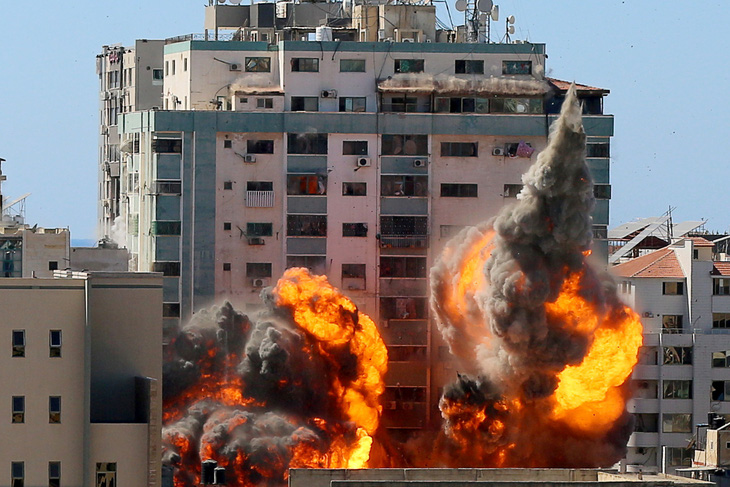 AP kêu gọi điều tra vụ đánh bom văn phòng báo đài ở Gaza - Ảnh 1.
