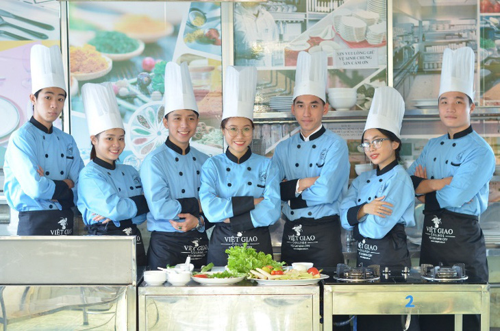 Điều cần biết khi học nghề bếp ở hướng nghiệp Việt Giao - Ảnh 1.
