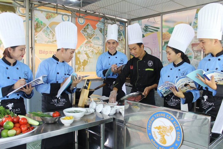 Điều cần biết khi học nghề bếp ở hướng nghiệp Việt Giao - Ảnh 3.