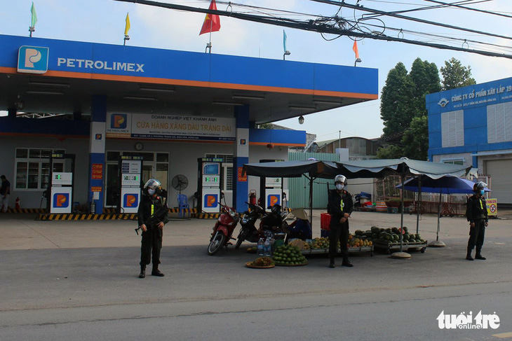 Vụ 2,7 triệu lít xăng giả: Khám xét thêm 1 trạm xăng dầu tại TP Biên Hòa - Ảnh 1.
