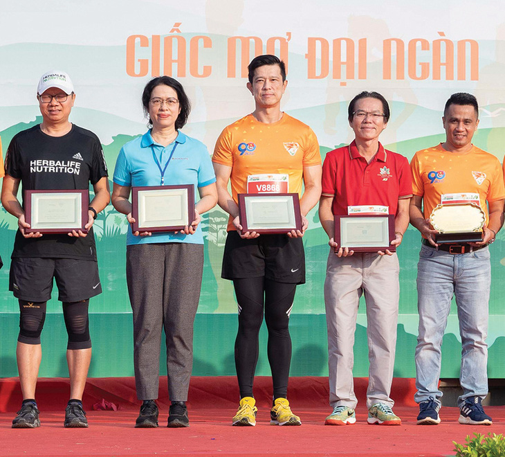 Herbalife Việt Nam đồng hành tổ chức Giải Tiền Phong Marathon 2021 - Ảnh 1.
