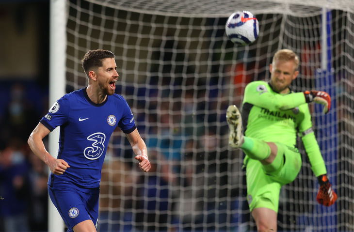 Đá bại Leicester, Chelsea rộng cửa đoạt vé dự Champions League - Ảnh 2.