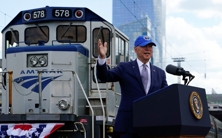 Ông Biden đầu tư cho xe lửa kiểu 